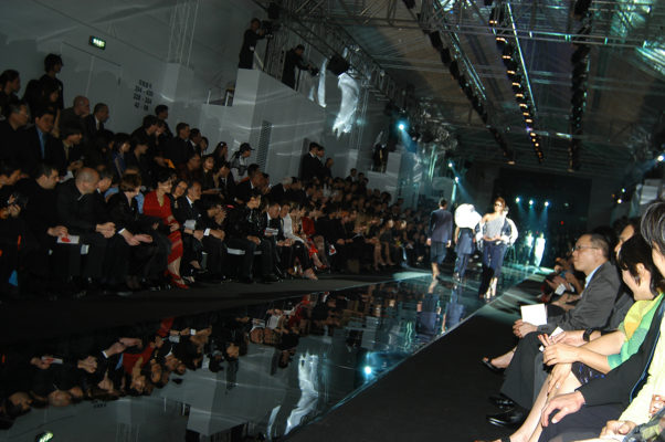 Giorgio Armani - SPRING 2014 READY-TO-WEAR (Shanghai)